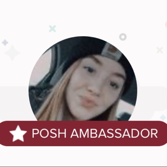 Meet your Posher, Mikyla💗 - Picture 4 of 4